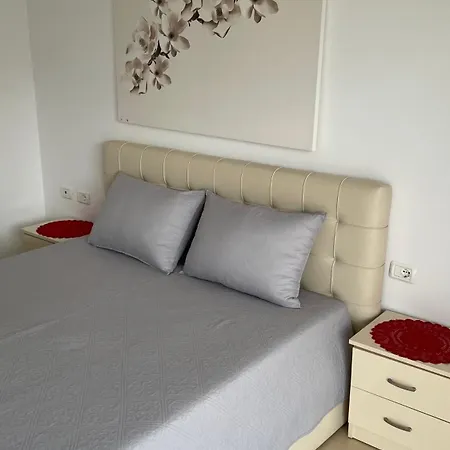 Tona Apartament * Vlorë