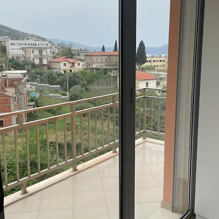 Tona Apartament