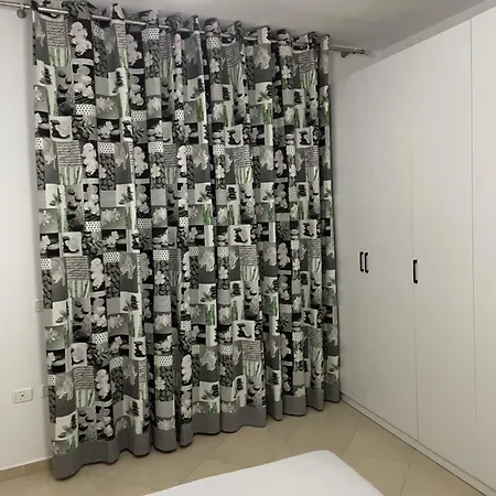 Tona Apartament Apartment
