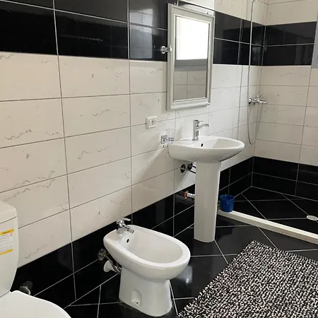 Tona Apartament Apartment