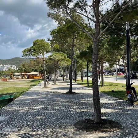 Tona Apartament Apartment